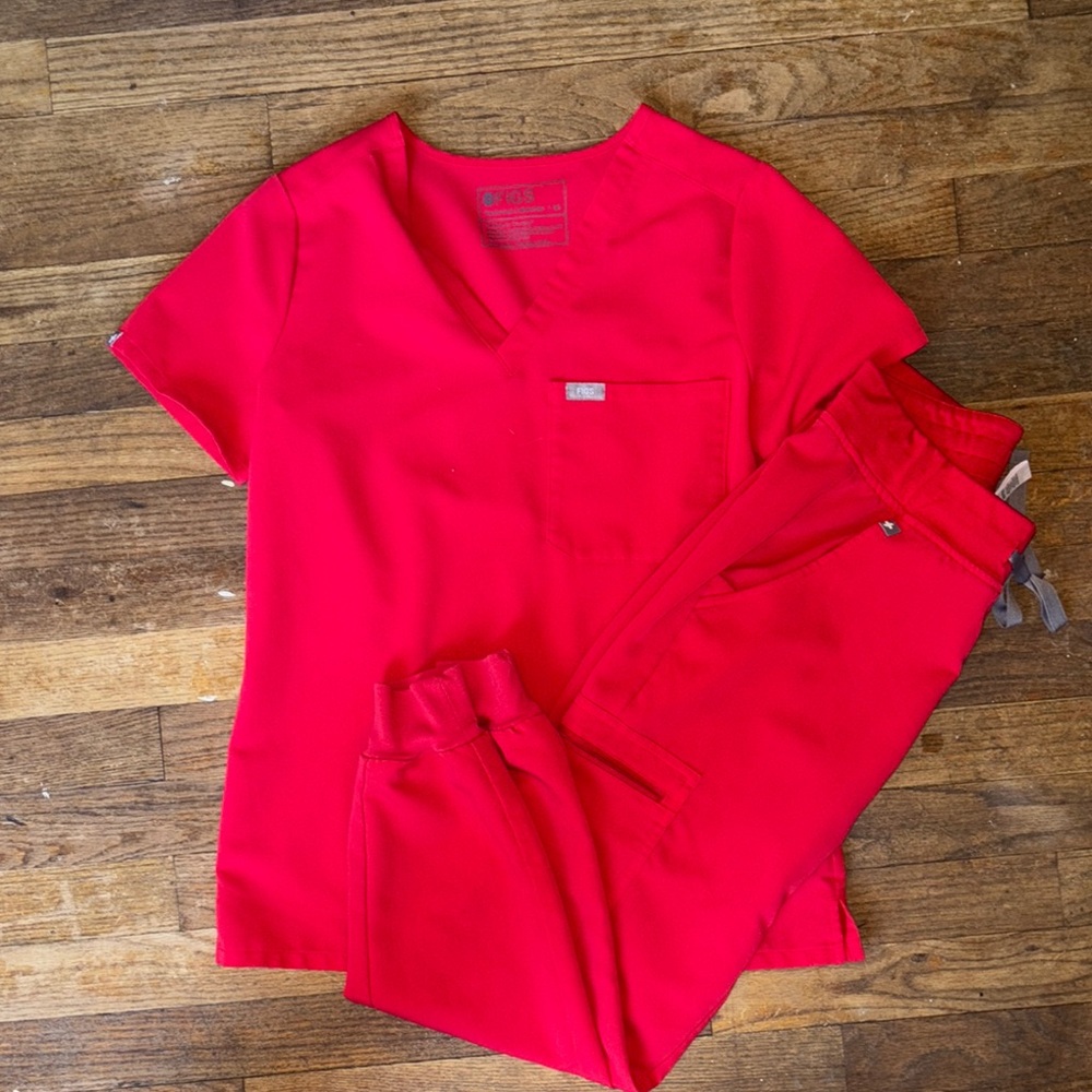 Figs red Scrub Set